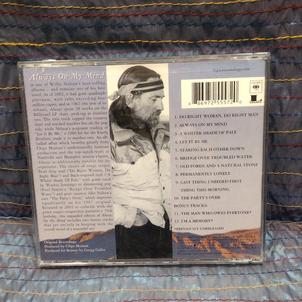 ⭐ BOGO ⭐ Willie Nelson CD ( Always On My Mind ) - Picture 2 of 3